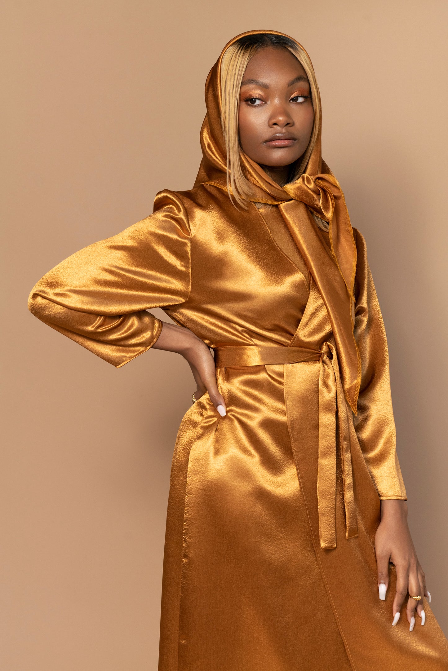 AMBER BASIC ROBE
