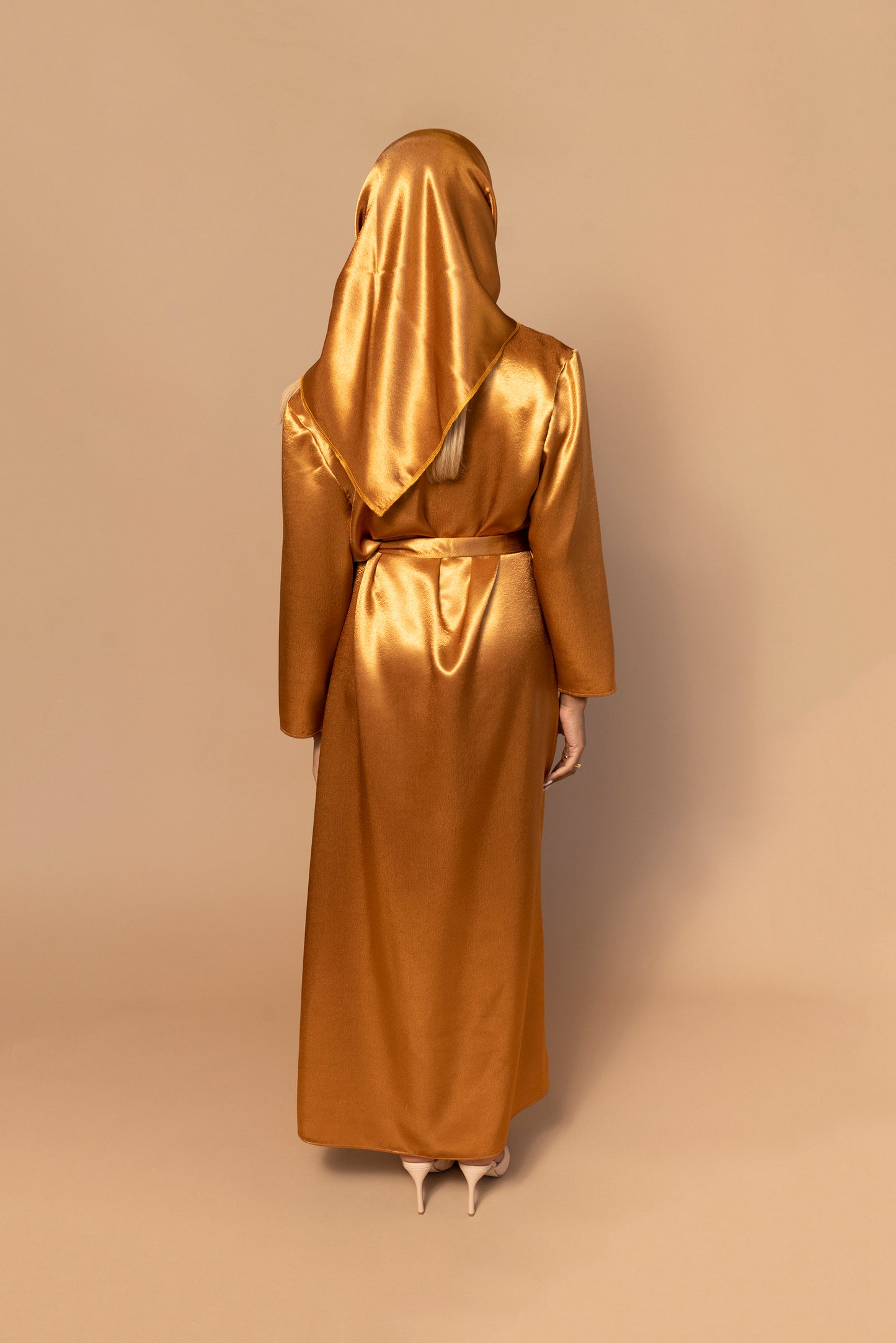 AMBER BASIC ROBE