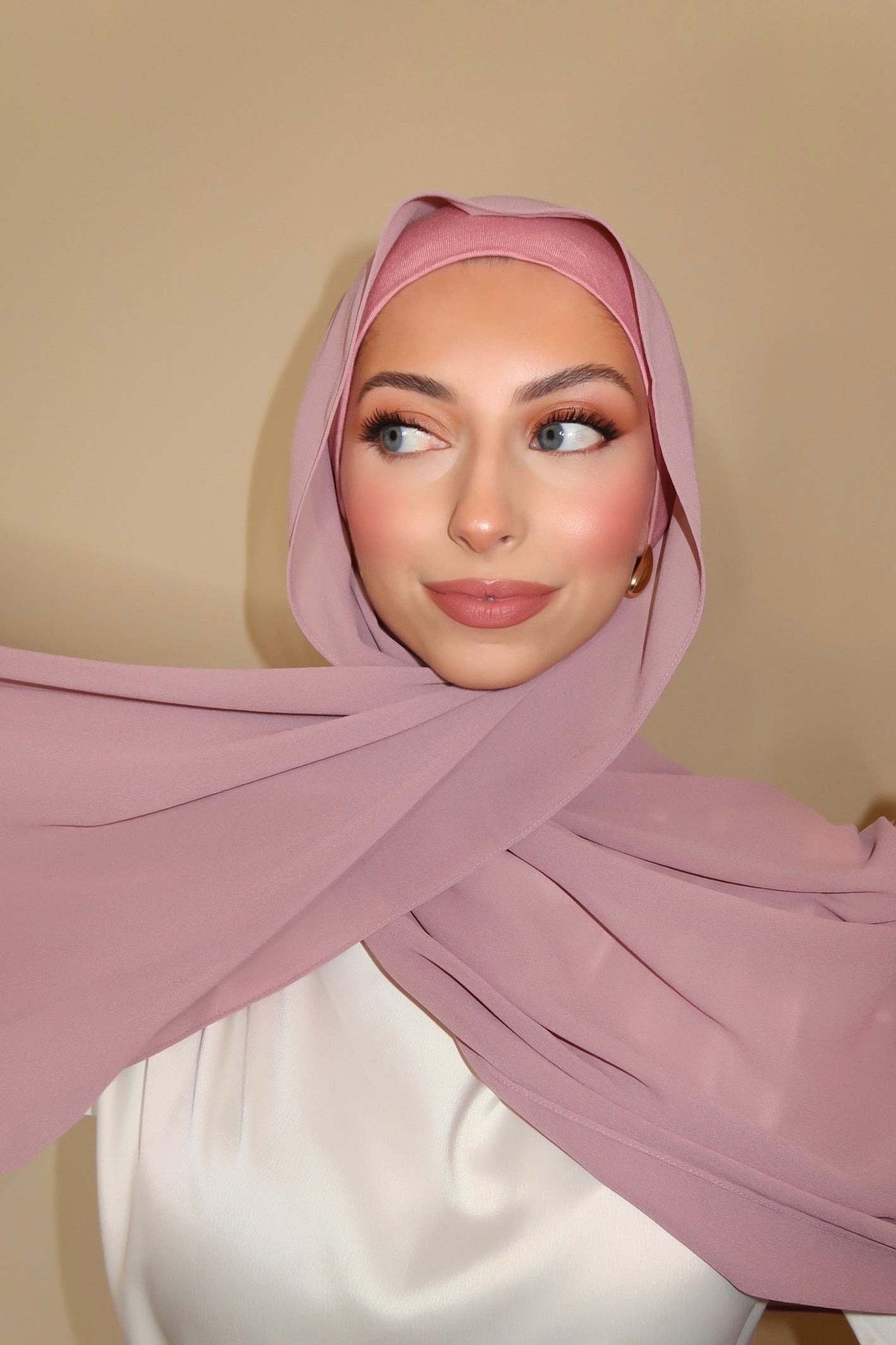 Load video: Wind proof hijab hack / tutorial using fashion tape / hijab tape tutorial